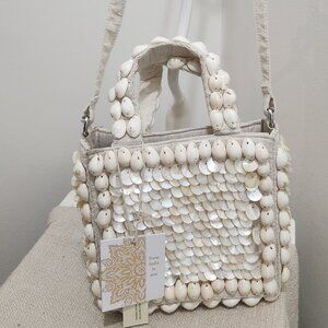 Shell crossbody